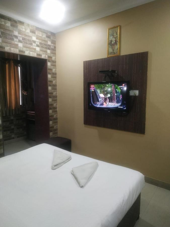 Hotel Diamond Suites Kalkutta Exterior foto