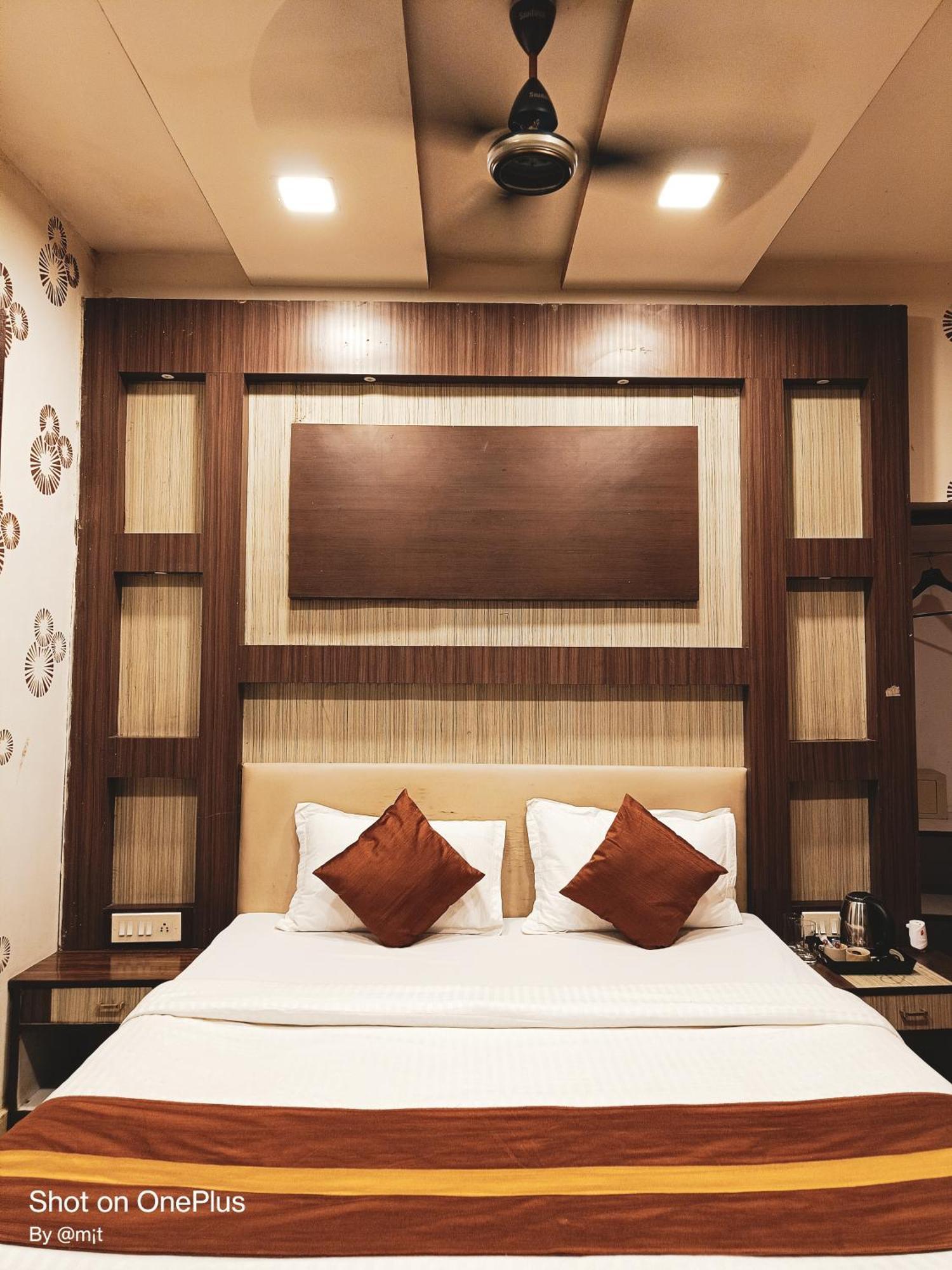 Hotel Diamond Suites Kalkutta Exterior foto